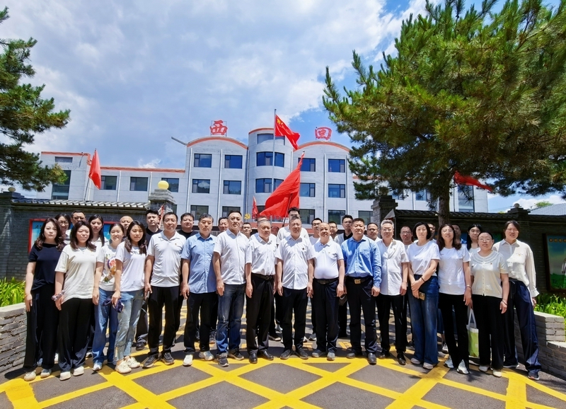 市水利局联合平定县水利局开展植树暨水土保持学习实践活动