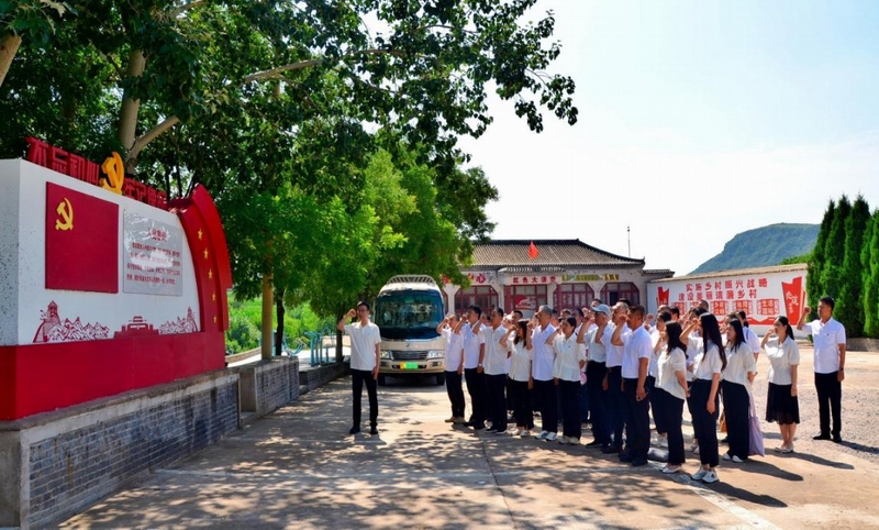 我局赴辛庄村开展“七一”主题党日活动